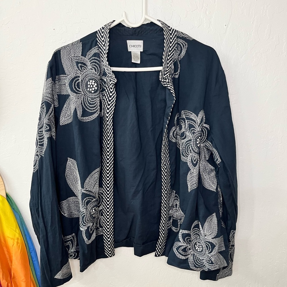 Chico’s Navy Blue Floral Embroidered Mandarin Style Blazer Coat Jacket Sz XL